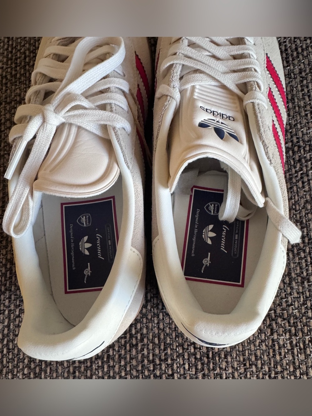 JS3042 Arsenal FC adidas Originals Gazelle
Terrace Icons Off White Better (Men - Picture 7 of 16